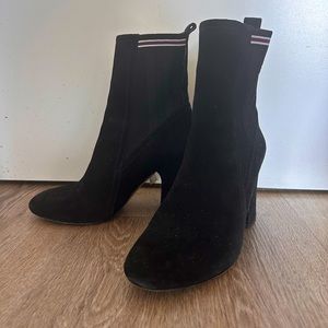 Etienne Aigner, 9.5, Black suede ankle boot